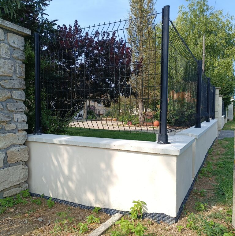 Création d'un muret et d'une clôture par creavert51