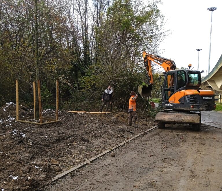 minipelle qui creuse